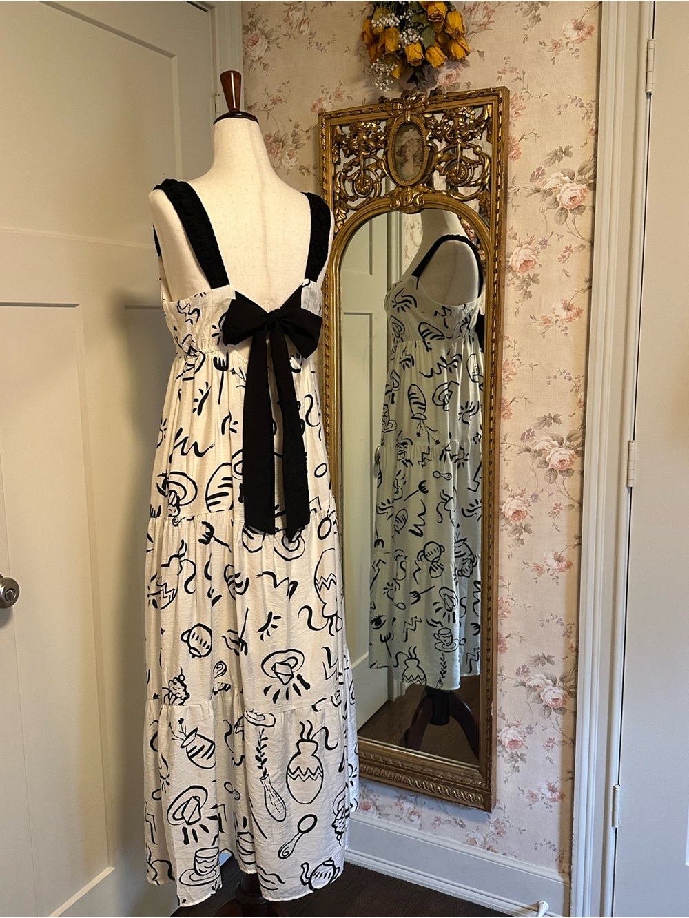 Maxi Dress By The River Doodle Print Tiered M Black White Bow Strap - Picture 12 of 16
